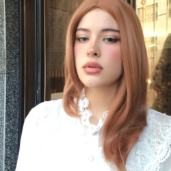 کلاه گیس عسلی فرق وسط 