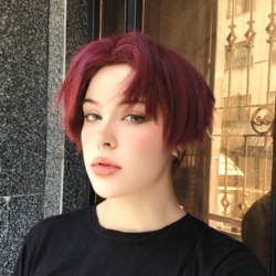 کلاه گیس زرشکی پسرونه