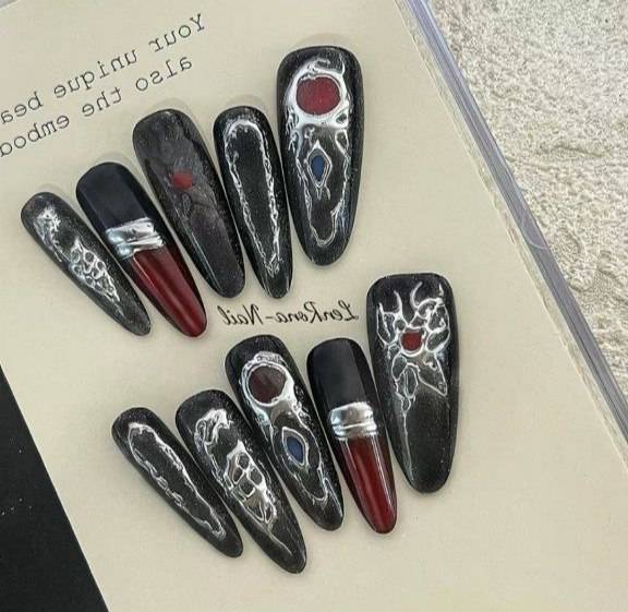 ناخون مصنوعی گاثیک